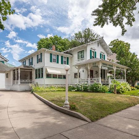 Carriage House Bed & Breakfast Winona Exterior foto
